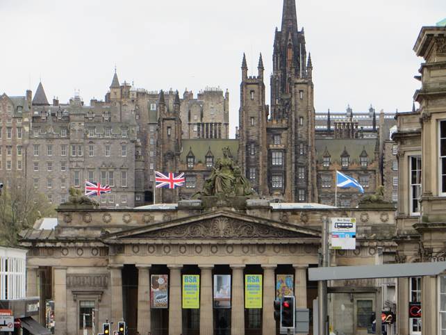 Altstadtkulisse von Edinburgh