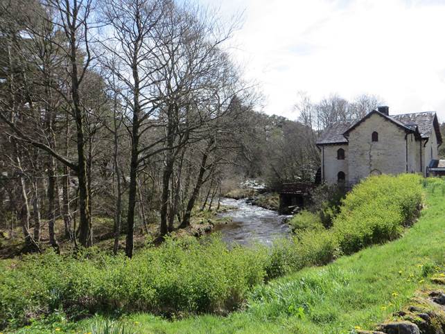 schöne Flussläufe auf dem Weg zur Westküste