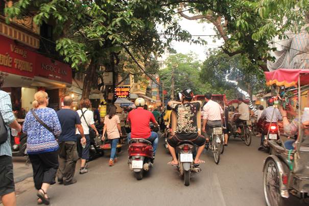 Rikschafahrt durch die Straßen von Hanoi