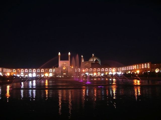 Moschee bei Nacht