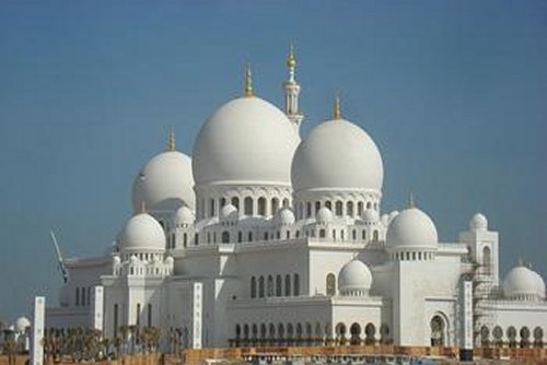 B&T Touristik - VEREINIGTE ARABISCHE EMIRATE – Kontrastreiche Superlative
