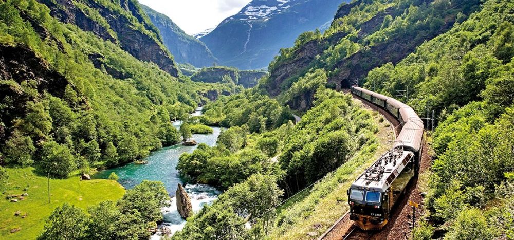Lernidee Erlebnisreisen - Skandinaviens Mitternachtssonne Auf den schönsten Bahnen und der Hurtigruten-Strecke durchs Reich der Mitternachtssonne (2025/2026)