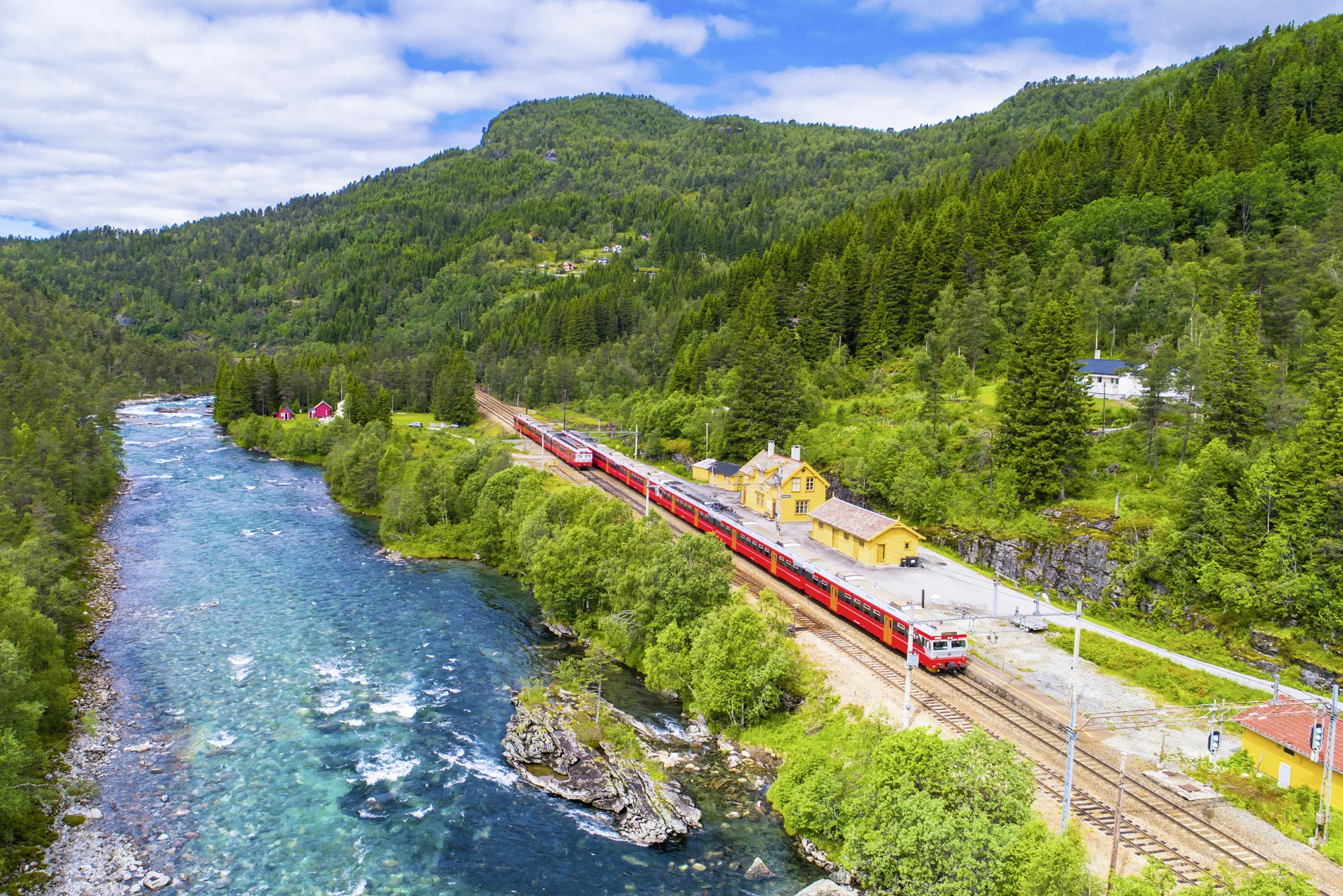 Wolters Rundreisen - Kombinationsreise Norwegens Vielfalt per Bahn & Postschiff mit Fähranreise