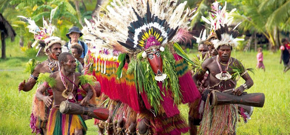 Lernidee Erlebnisreisen - Mythos Papua-Neuguinea (Cairns – Madang) Exklusiver Expeditions-Charter der Coral Discoverer (2026)