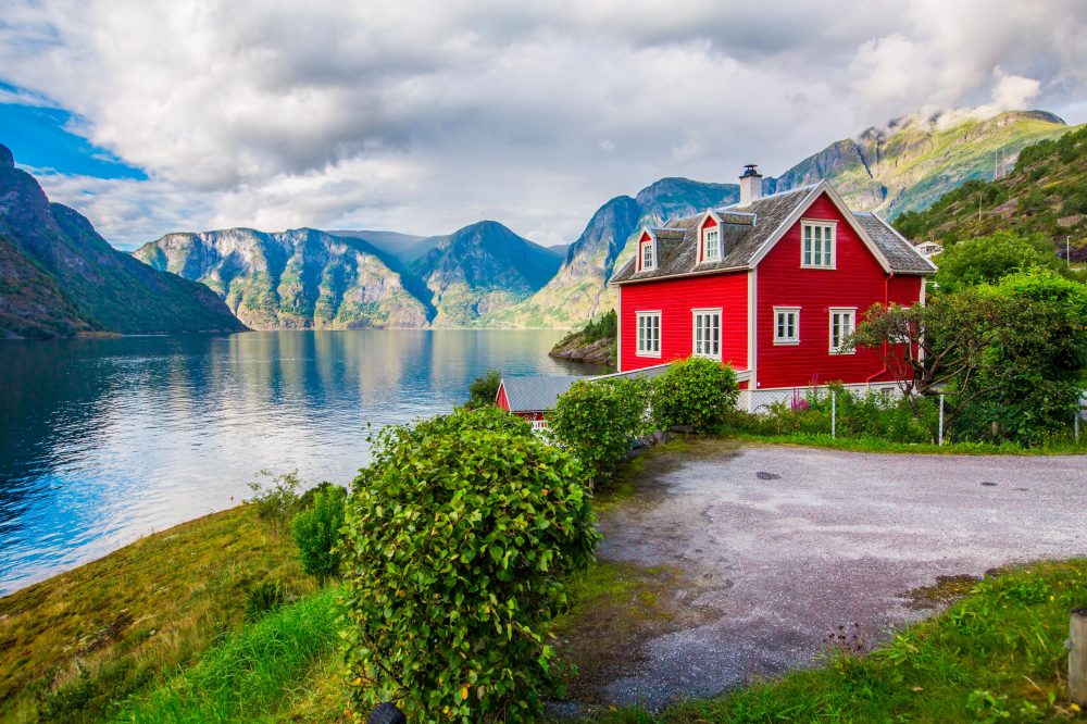 Berge & Meer - Fjordzauber & Mittsommerträume mit Costa Favolosa
