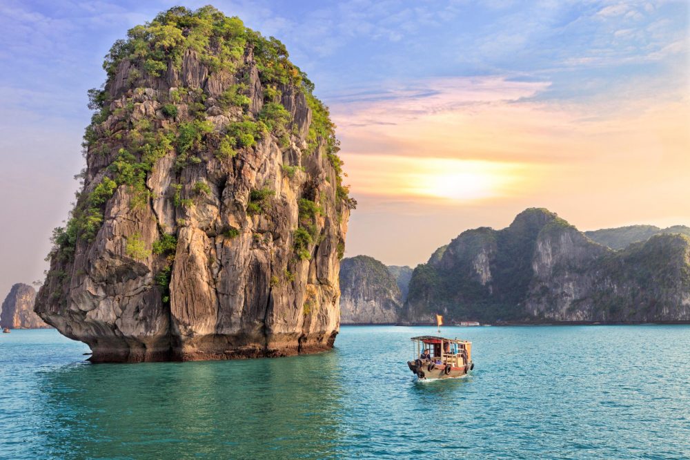 Berge & Meer - Erlebnisreisen Vietnam, Laos & Kambodscha: Klang der Tempel, Farben der M&auml;rkte, Abenteuer im Dschungel