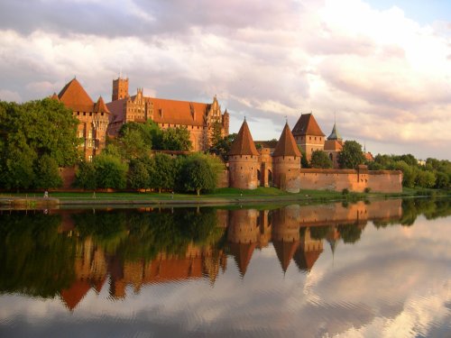 B&T Touristik - POLEN - Berge, Täler & Kultur