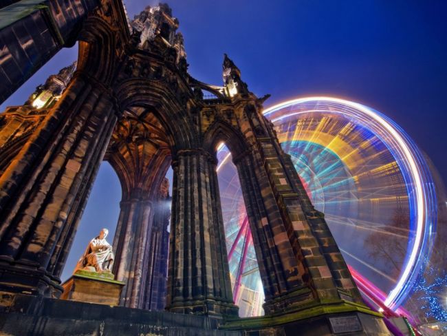 Edinburgh, Scott monument