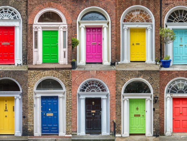 Bunte T&uuml;ren in Dublin