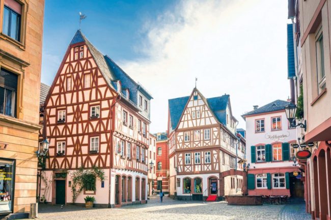 Koblenz_Deutsches_Eck_AdobeStock_218546707