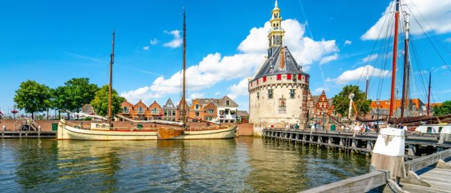 AdobeStock_276372577 Historischer Hafen Hoorn Von Comofoto