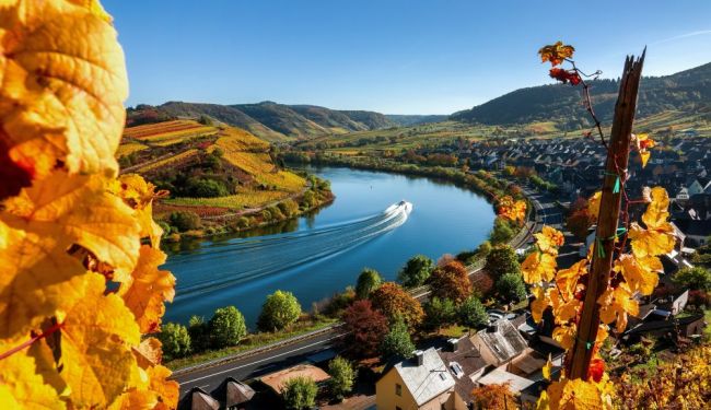 Moselkurve_AdobeStock_294357948