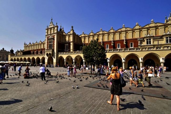 Blick auf die eindrucksvolle norwegische Stabkirche Wang.