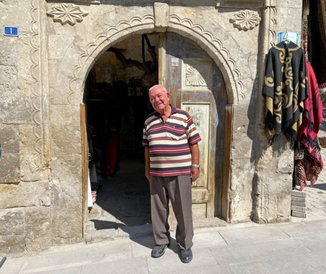 Netter Mann in Mustafapasha