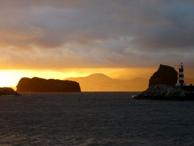Blick von Pico zur Nachbarinsel Faial