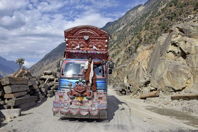 Die pakistanische Art und Weise der Bef&ouml;rderung ist sicher nicht StVO-konform!