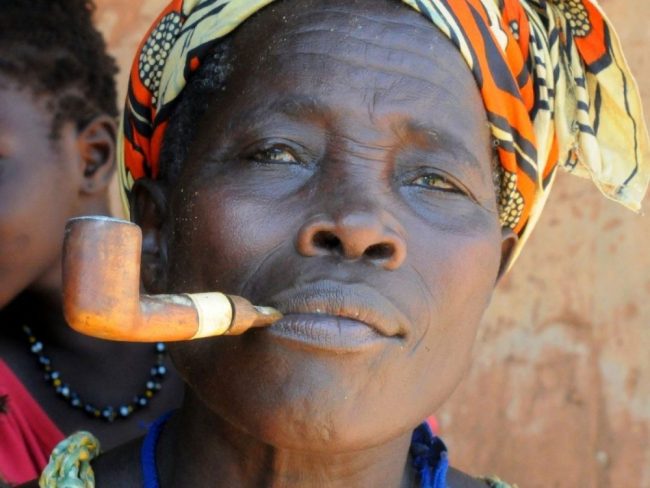 Alte Dame in Guinea Bissau