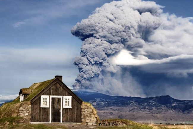 Basaltfelsen am Strand von Vik
