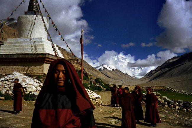 Betender tibetischer M&ouml;nch