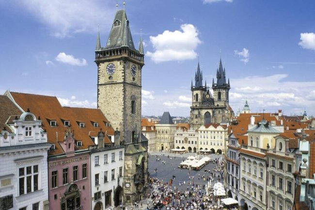 Blick von der Karlsbr&uuml;cke in Prag