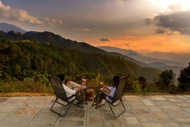 Genie&szlig;en Sie einen Sundowner mit Blick auf das Kathmandutal, Nepal