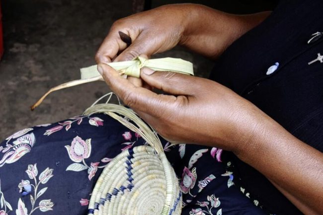 Bunte K&ouml;rbe auf einem Markt