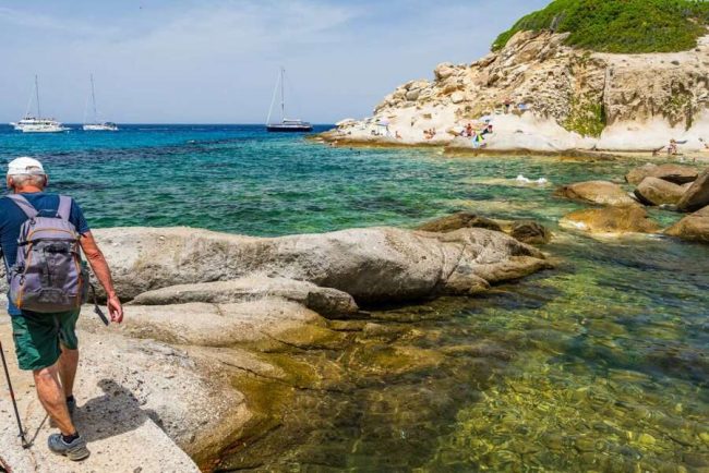 K&uuml;stenstadt und H&uuml;gellandschaft