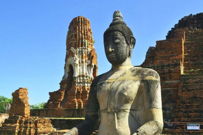 Tempelruine am Abend