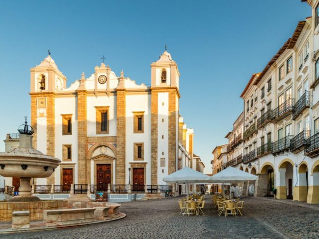 Giraldo-Platz und Kirche Santo Ant&atilde;o, &Eacute;vora