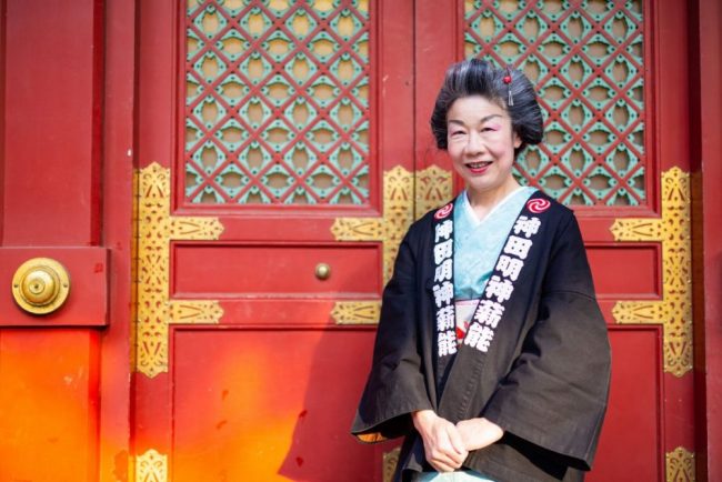 Traditionelles Portr&auml;t am Kanda Myjin-Schrein in Tokio, Japan