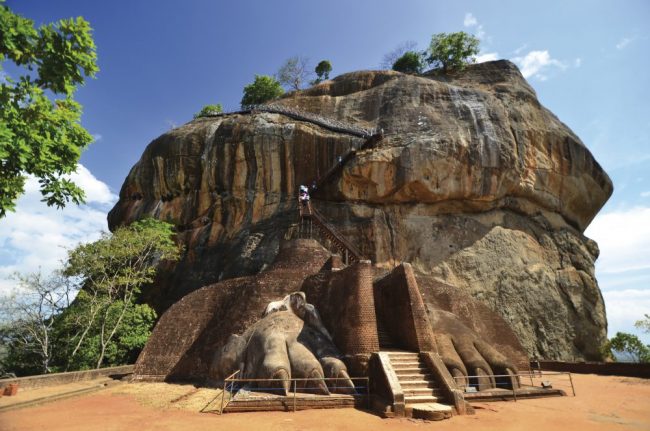 Aufstieg zum Sigiriya-Felsen
