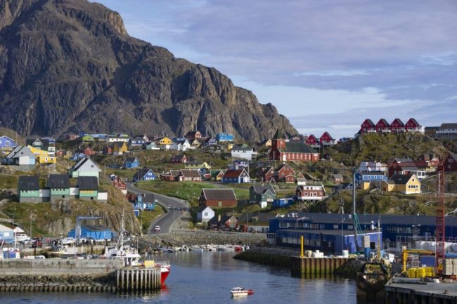 Sisimiut im Sonnenschein