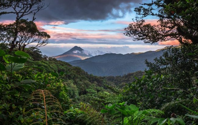 Vulkan Arenal von Monteverde aus gesehen