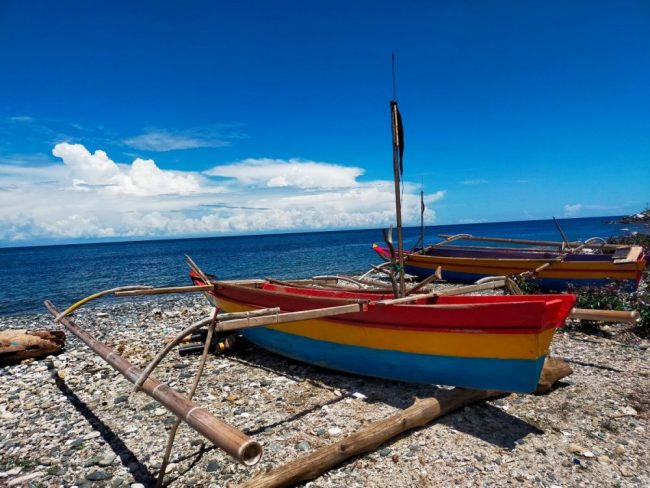 Landschaft am Strand, kleine Boote, Fischerboote mit wundersch&ouml;nem Meerblick