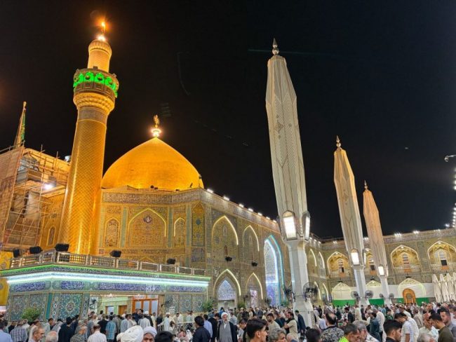 Imam-Ali-Schrein bei Nacht &ndash; Glanzpunkt des schiitischen Pilge