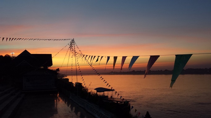 Sonnenuntergang am Mekong