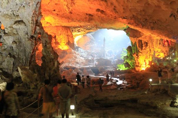 Sung Sot Cave