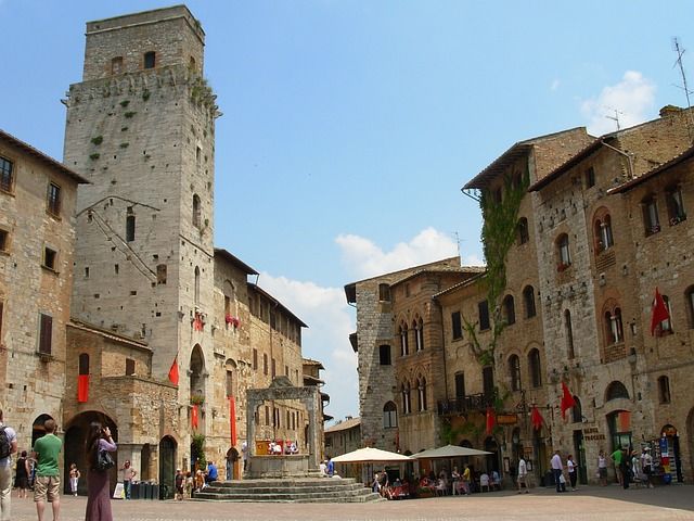 Piazza della Cisterna